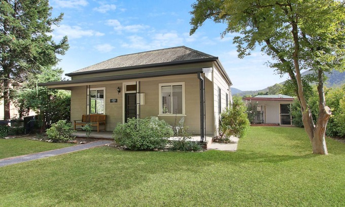 Bright Casa | Cobden & Wills - Brillante, VIC