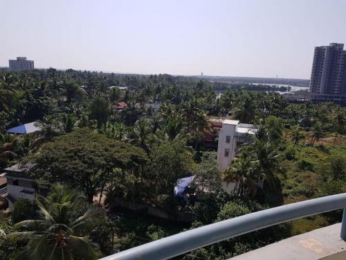 Maradu Apartamento | Cochin Lake View No noise peaceful sleep No Noise: 7th floor -Mosquito net, No water problem, generator backup
