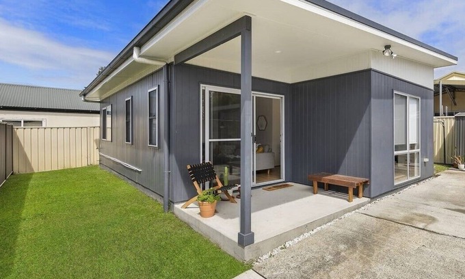 Killarney Vale Cabaña | Coco Blue Coastal Cottage - near Shelly Beach