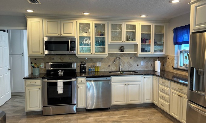 Venetian Way Casa | Cocoa Beach Beauty - Waterfront pool home that can sleep eleven