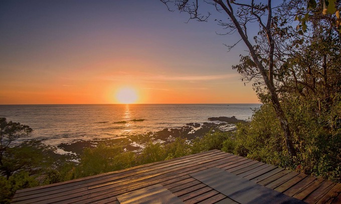 Marbella Casa | Cocobolo Beach house. Ocean view. Beach front. Private community