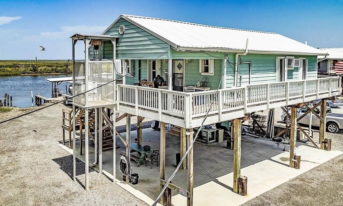 Chauvin Casa | Cocodrie Waterfront Fishing Camp - Sportsmans Paradise
