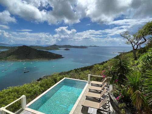 Estate Carolina Casa | COCONUT BREEZE VILLA: MESMERIZING VIEWS, COOLING TRADEWINDS