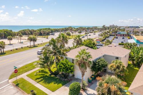 Indialantic Casa | Coconut Cabana - Duplex Delight, Beach-Themed 6BR Retreat with 2 Outdoor Patios & GRILL, Steps from the Sand!