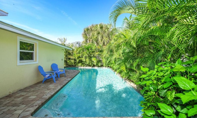 Holmes Beach Casa | Coconut Cottage #4 by AMI Locals