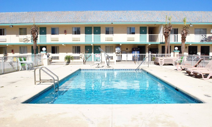 Panama City Beach Hotel | Coconut Grove Motor Inn