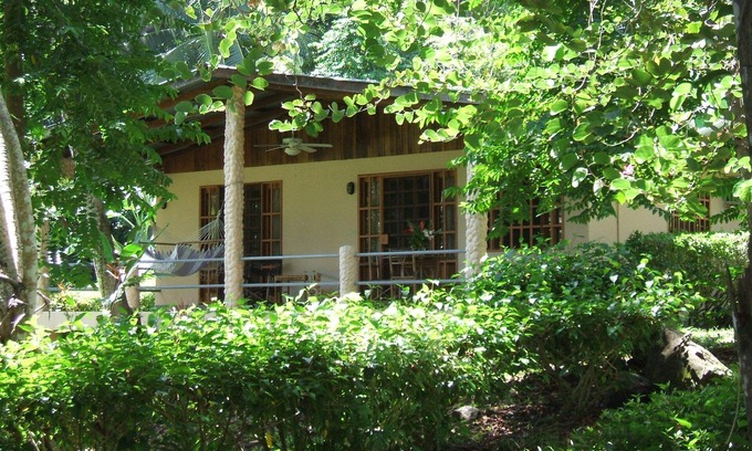 Dominical Cabaña | Coconut Grove Oceanfront Cottages Playa Domincalito