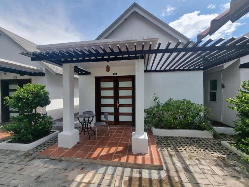 Kampot Complejo | Coconut Paradise Bungalow Kampot