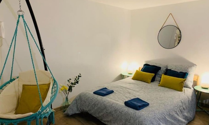 Avesnes-sur-Helpe Apartamento | cocooning modern design studio