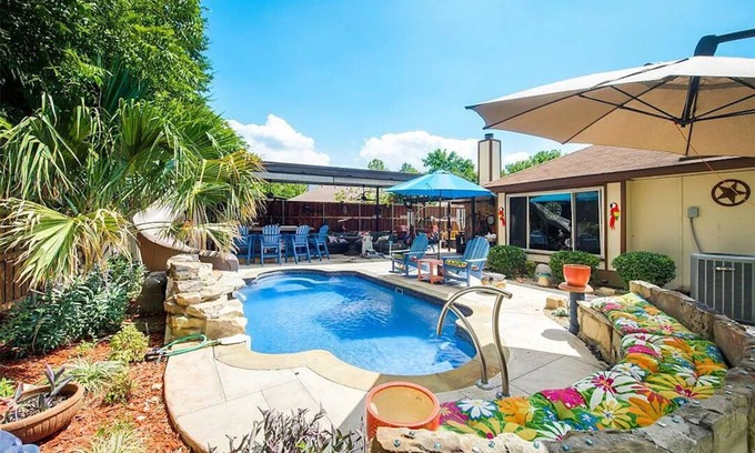 South Arlington Casa | "Cocos" Pool Water Slide Game Room Piano