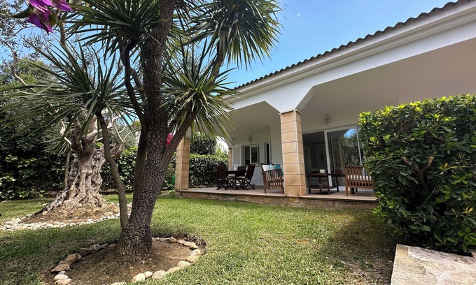 Isla de Mallorca Villa | Cody family house with 360-garden and steps from the marvellous beach