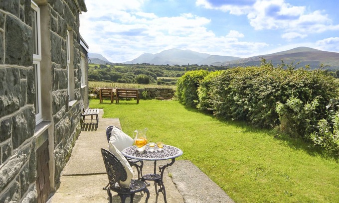Brynrefail Cabaña | Coed Bolyn Lodge, Bethel