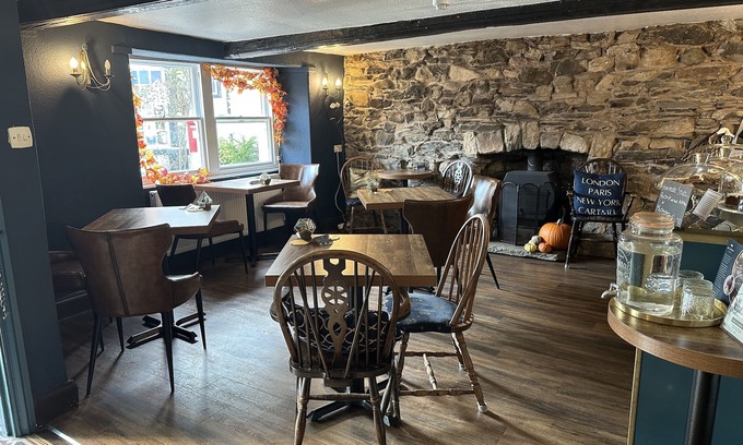 Cartmel Cama Y Desayuno | Coffee & Stays at Cartmel Square