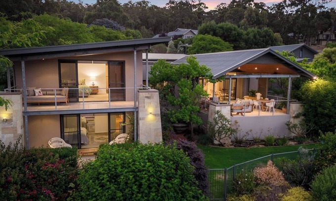 Yallingup Siding Casa | Cohala Luxe Hillside Retreat with Theatre and Garden
