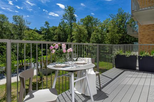Kaunas Apartamento | cohost I New Apt w-Balcony I Air Condition I Free Parking & Netflix I By Botanical Park