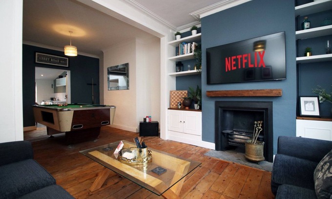 Splott Casa | Cohost Partners Modern Retreat in Cardiff