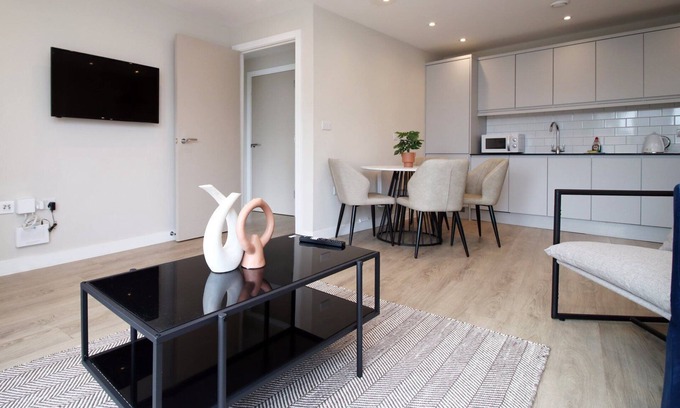 Atlantic Wharf Apartamento | Cohost Partners Stylish 2BR in Cardiff Bay Parking