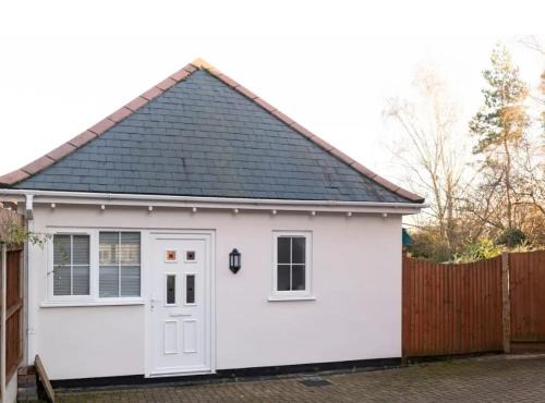 Colchester Casa | Colchester Town, modern, detached, guest house