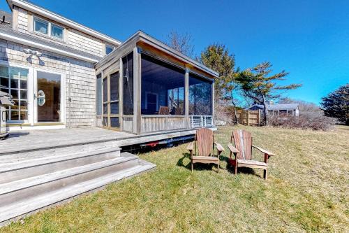 North Truro Casa | Cold Storage Beach Cottage