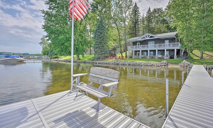 Coldwater Cabaña | Coldwater Family Retreat w/ Boat Dock & Grill!