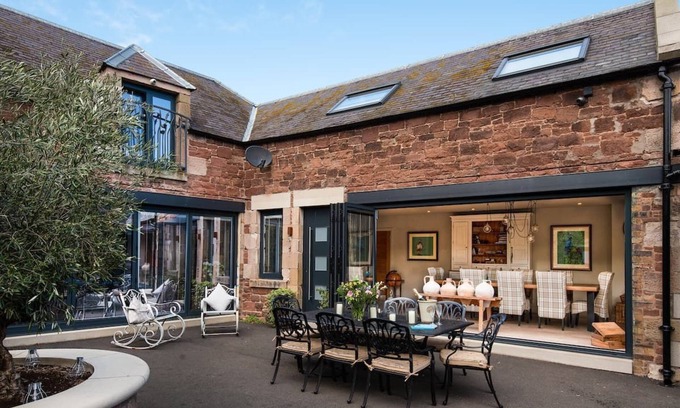 Kelso Casa | Coledale Stables - sleeping 8 guests in 4 bedrooms