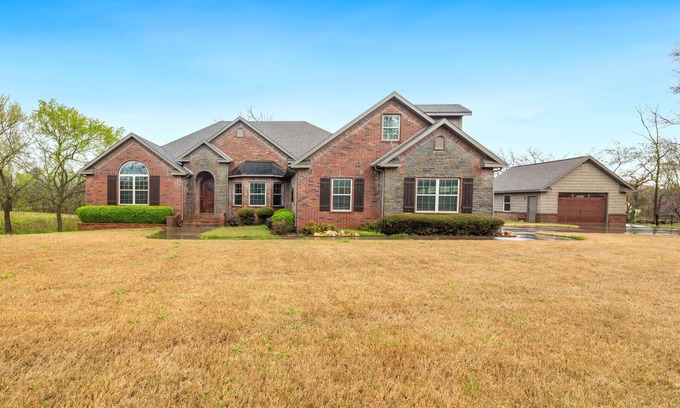 Bentonville Casa | Coler Cottage-0.4 mi to Coler MTB Trail-Game Room