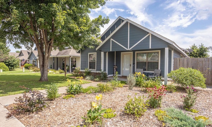 Bentonville Casa | Welcome to Coler Craftsman – Your Home Base in Bentonville!