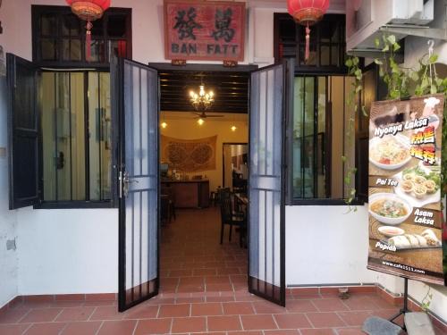 Taman Kota Laksamana Cama Y Desayuno | Colin's Place