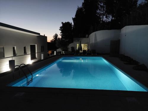 Nossa Senhora do Amparo Casa | Colina de Picoutos Moradia com piscina
