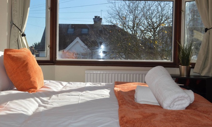Burnt Oak Casa | Colindale/Sleeps7/PrivateGarden/3BR/Freeparking/