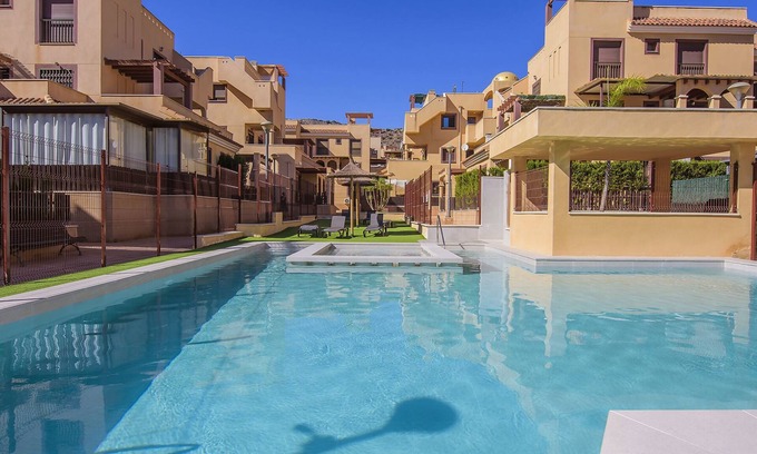 Los Geraeos Apartamento | Collados Sol Relax Jacuzzi Privado Piscina Wifi