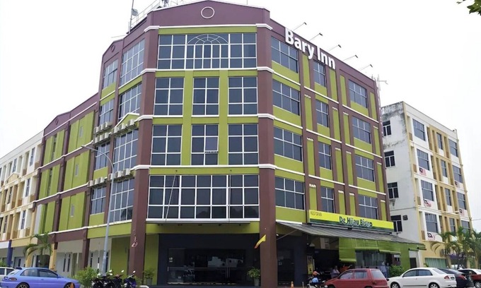 Bandar Baru Salak Tinggi Hotel | Collection O KLIA Formerly Bary Inn.