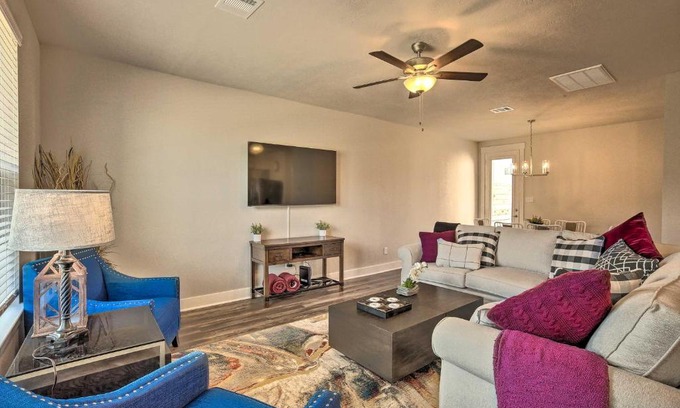 Wellborn Casa | College Station Townhome with Furnished Patio!