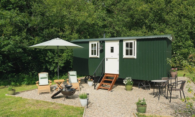 Oakford Cabaña | COLLEN, pet friendly, with open fire in Aberaeron