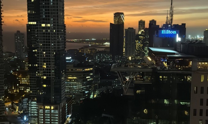 Ibbanwala Apartamento | Colombo Lights - One bed apartment with panoramic views