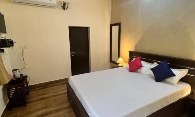 Rakabganj Casa | Colonel Dugal's - Near Taj, Fort & Shopping