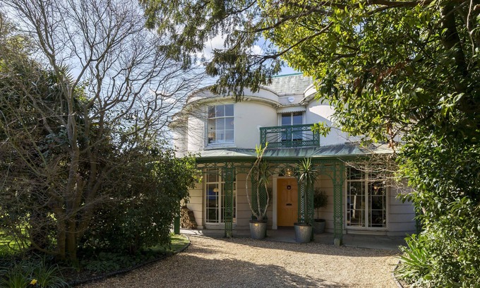 Emsworth Casa | Colonial Home a Stones Throw From the Water with Parking