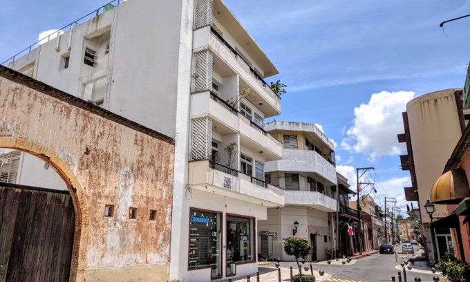 San Anton Apartamento | Colonial Zone 1BR Apt @Plaza España, bright &clean