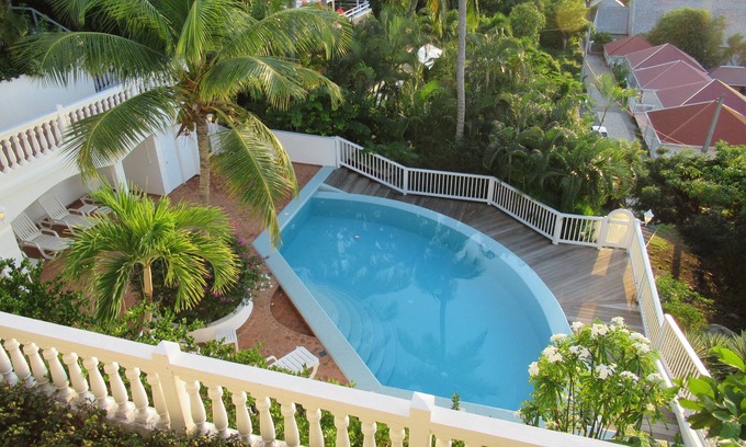 Lurin Apartamento | Piscina, comidas al aire libre, corta distancia a pie de tiendas, restaurantes y Shell Beach