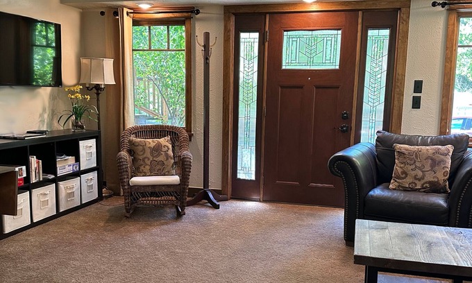 Boulder Apartamento | Colorado Creekside Retreat Near Boulder and Rocky Mountain National Park