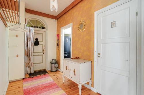 Turku Apartamento | Colorful 76 m2 city centre residence with free parking