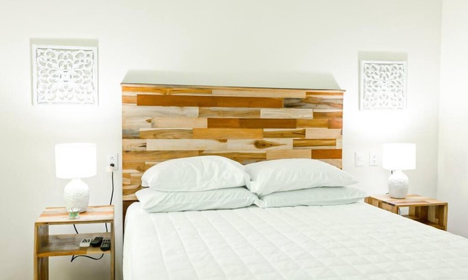 Flores Apartamento | Colorful Apartment The Heart Of Flores