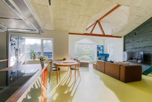 Torshavn Apartamento | Colorful Central Apartment by the Park