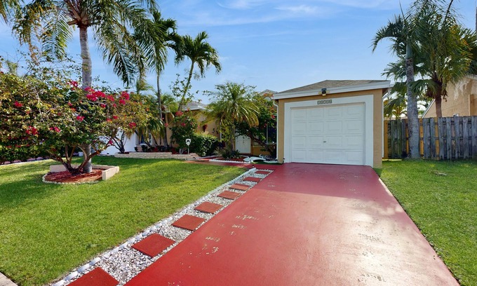 Whisper Walk Casa | Colorful dog-friendly home with pool, grill, work desks, internet, AC, & W/D