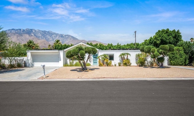 Desert Park Estates Casa | Colorful Mid-Century Gem | Pool, Spa, Firepit, Near Downtown Palm Springs