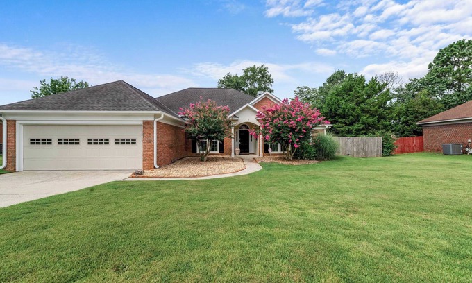 Fortson Casa | Spacious Columbus 4BR house w/ Deck Near Ft Moore
