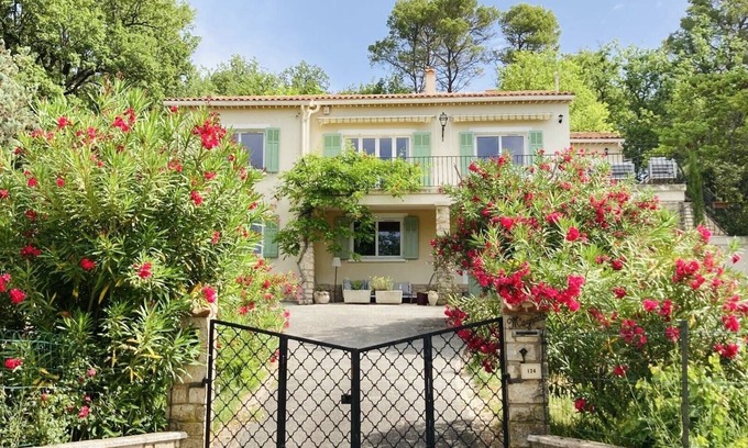 Entrecasteaux Villa | Come and enjoy a unique experience in the heart of Provence Verte!