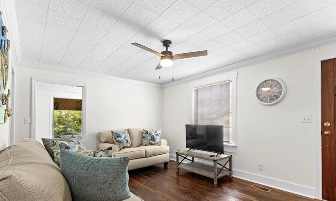 East Ridge Otro | Come and enjoy this Cute and cozy home