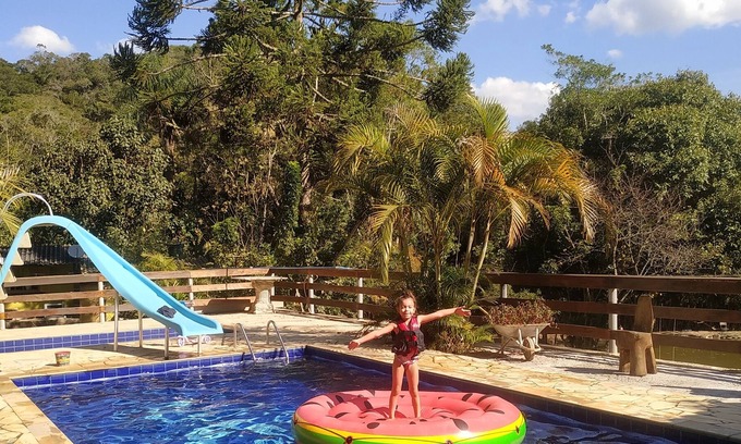 Ibiuna Casa | Ven y disfruta de maravillosos días con la naturaleza con olor a bosque