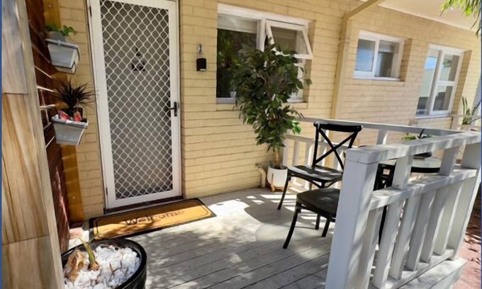 Albany Casa | Come and experience a stay steeped in eclectic historic charm.